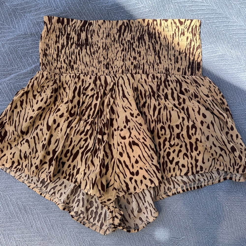 Printed high waisted shorts